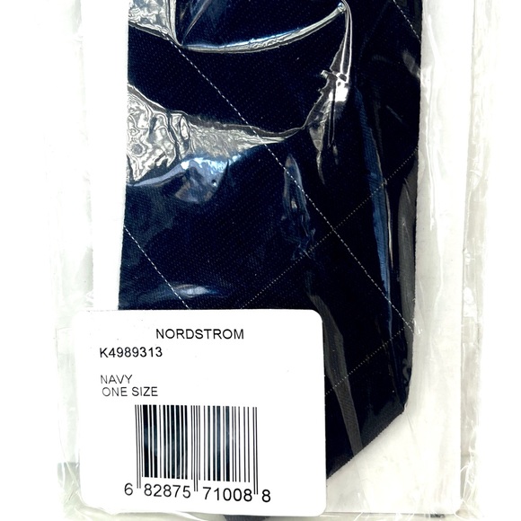 Calvin Klein Classic Silk Blend Tie - Picture 4 of 4